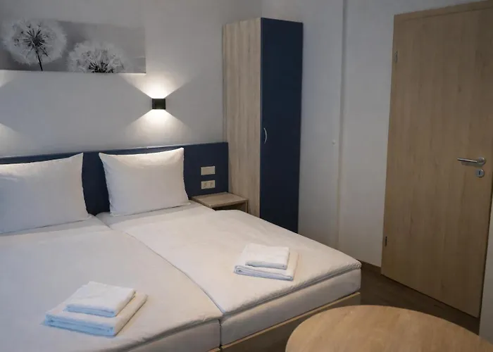 Hotel Hbf Garni 3*