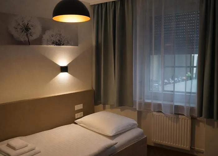 Hbf Garni Hotel 3*
