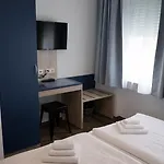 Hotel Hbf Garni 3*
