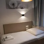 Hotel Hbf Garni 3*