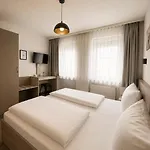 Hbf Garni Hotel 3*