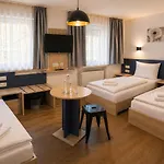 Hotel Hbf Garni 3*