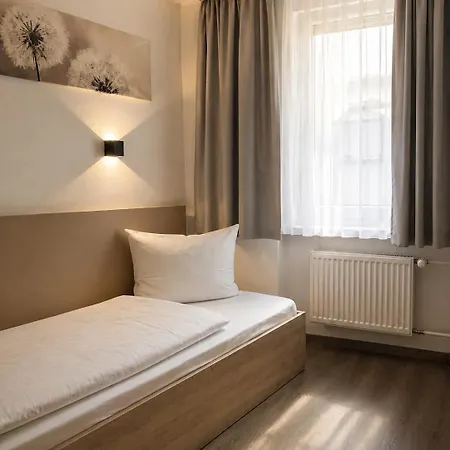 Otel Hauptbahnhof 3*