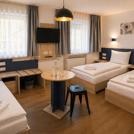Otel Hauptbahnhof 3*