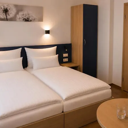 Otel Hauptbahnhof 3*