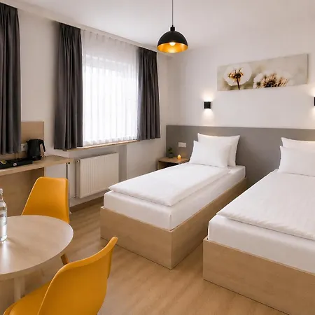 Hauptbahnhof Otel 3*