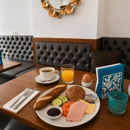 Otel Hauptbahnhof 3*