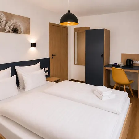 Otel Hauptbahnhof 3*