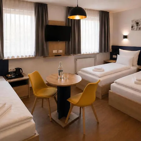 Hauptbahnhof Otel